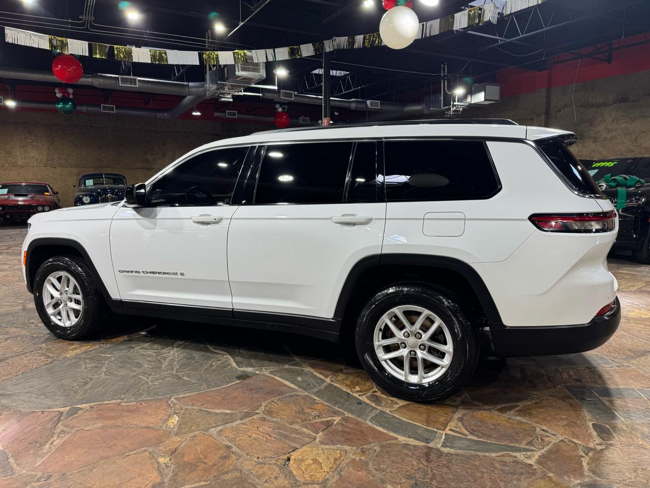 Jeep Grand Cherokee L Laredo 4x2 2023
