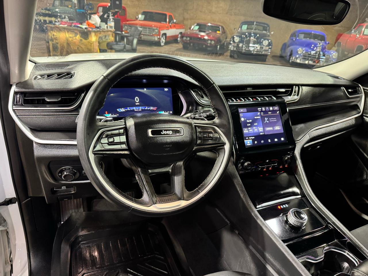 Jeep Grand Cherokee L Laredo 4x2 2023