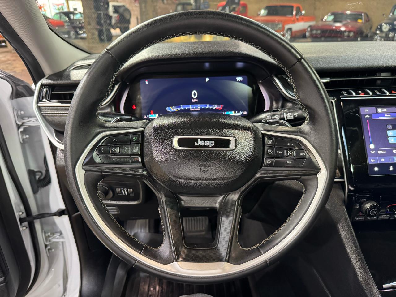 Jeep Grand Cherokee L Laredo 4x2 2023