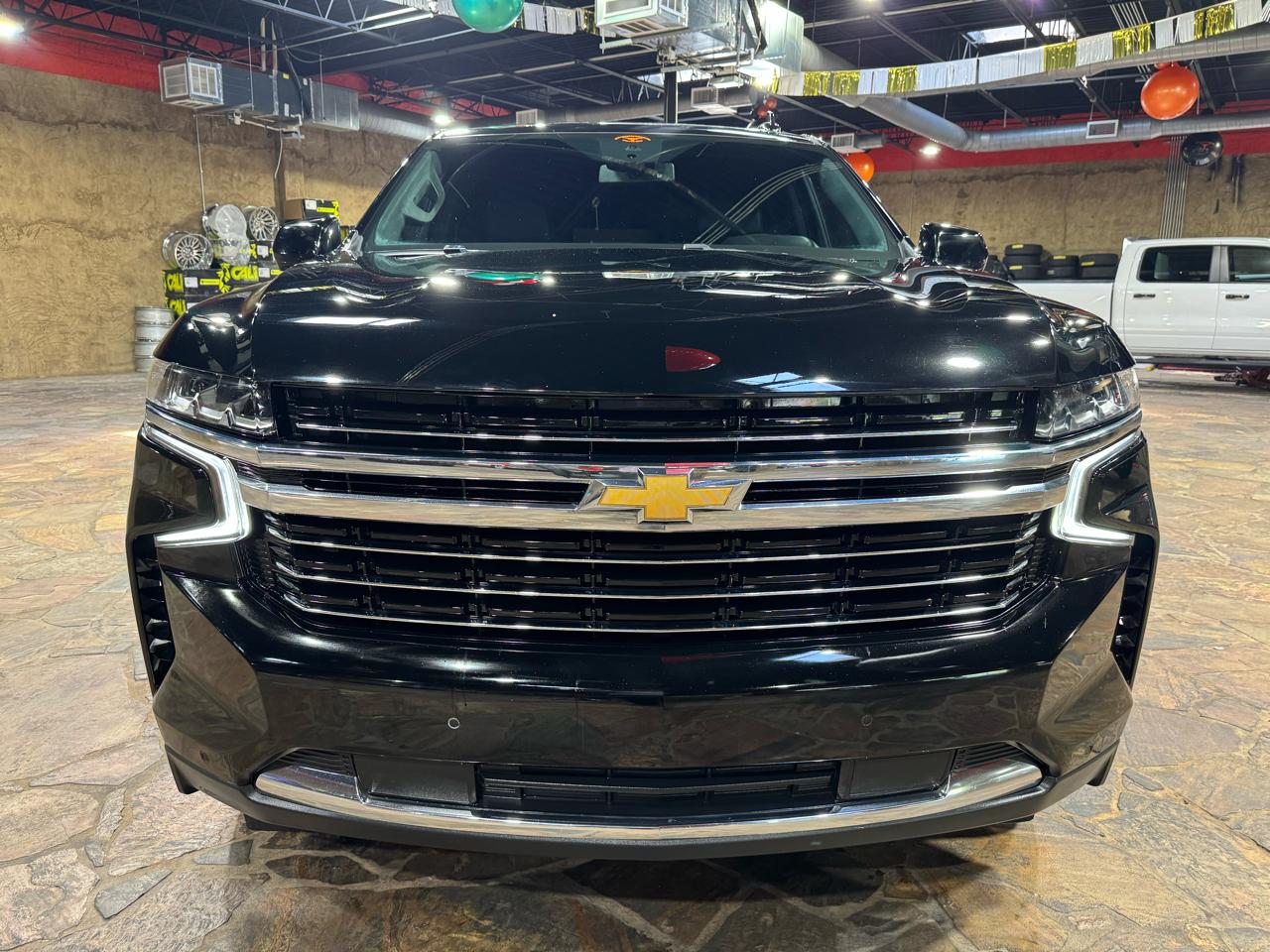 Chevrolet Suburban 2WD 4dr LT 2023