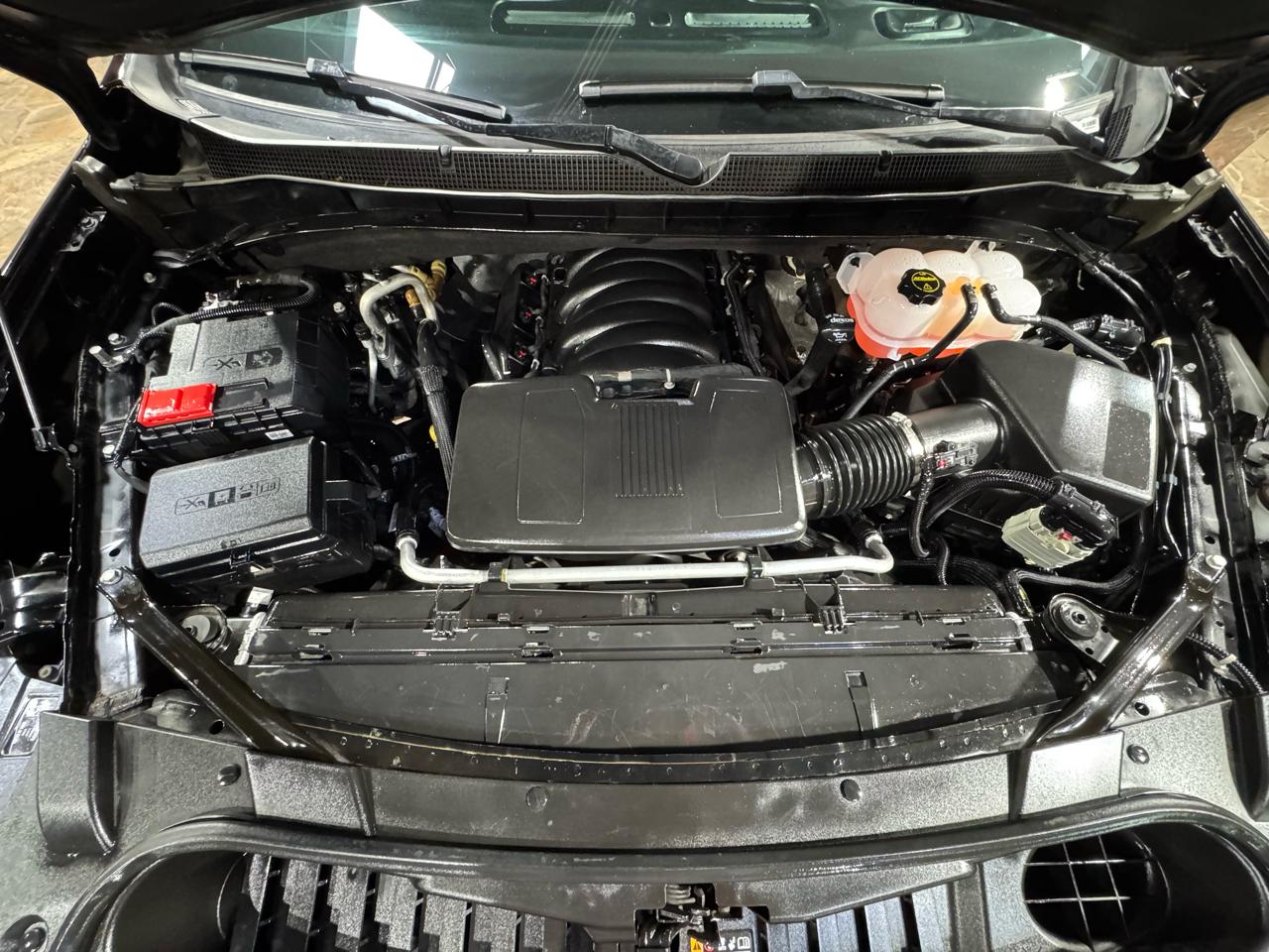 Chevrolet Suburban 2WD 4dr LT 2023