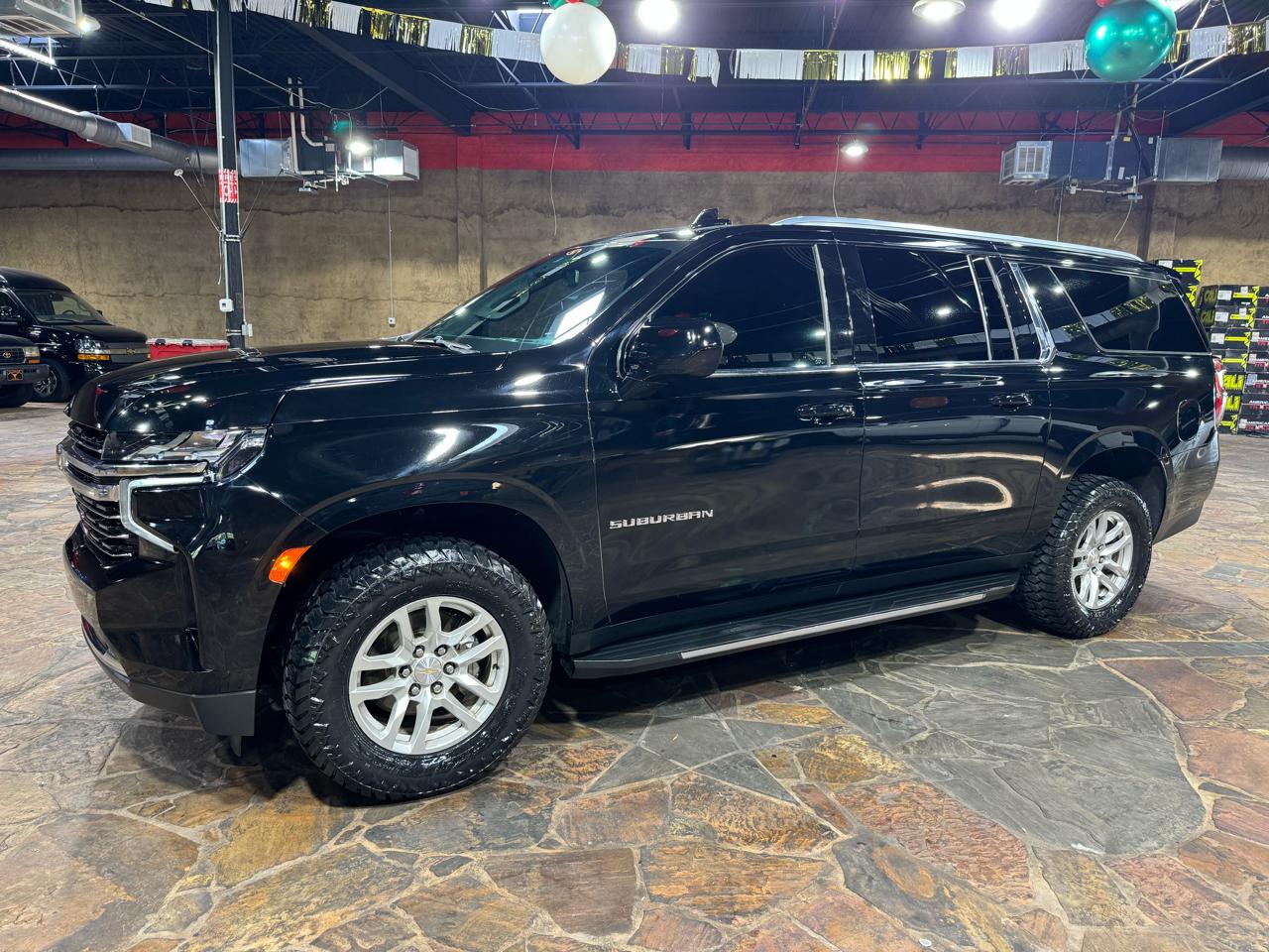 Chevrolet Suburban 2WD 4dr LT 2023