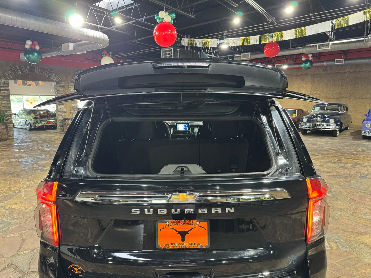 Chevrolet Suburban 2WD 4dr LT 2023