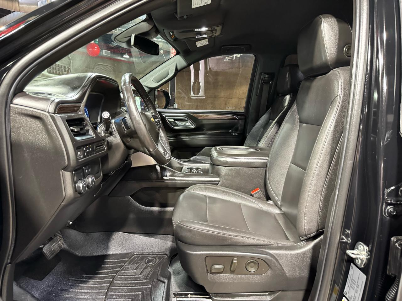 Chevrolet Suburban 2WD 4dr LT 2023