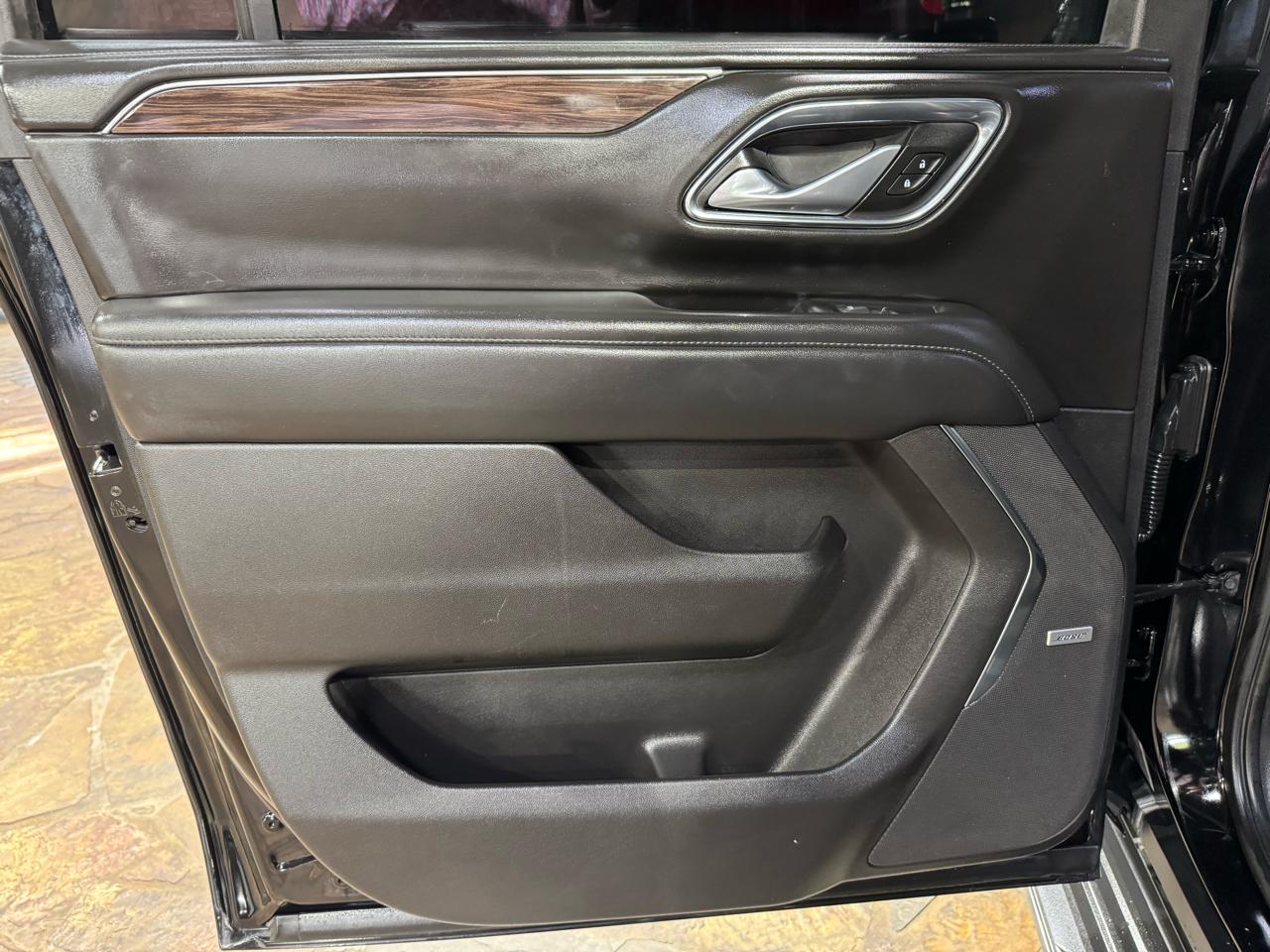 Chevrolet Suburban 2WD 4dr LT 2023