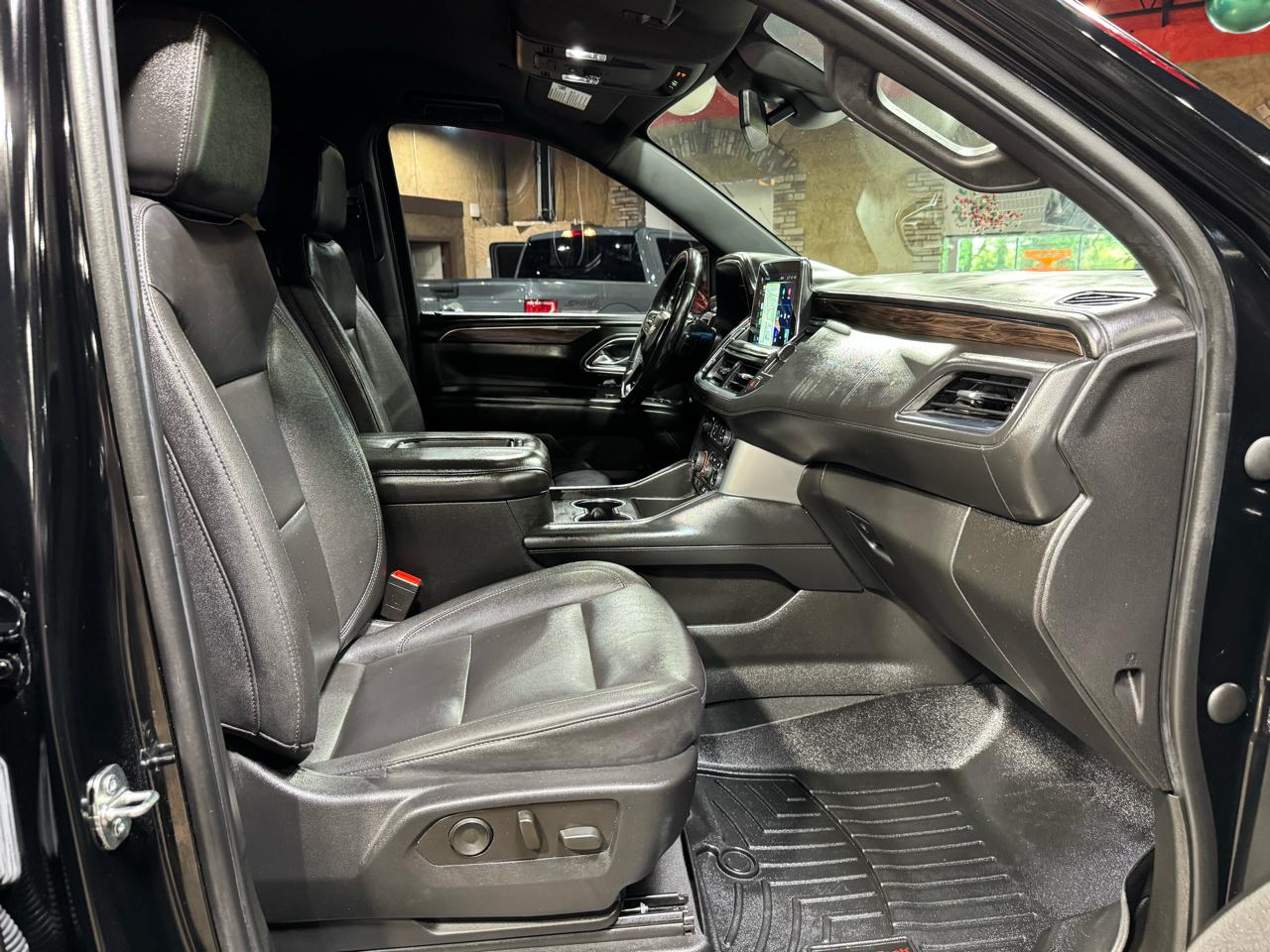 Chevrolet Suburban 2WD 4dr LT 2023