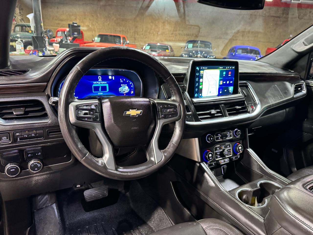 Chevrolet Suburban 2WD 4dr LT 2023