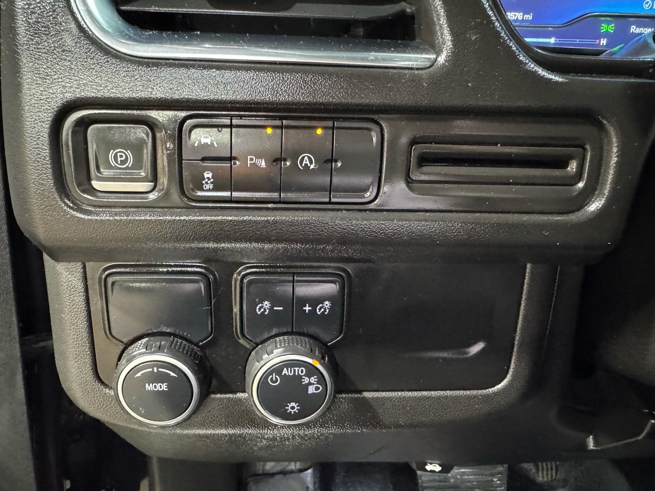 Chevrolet Suburban 2WD 4dr LT 2023