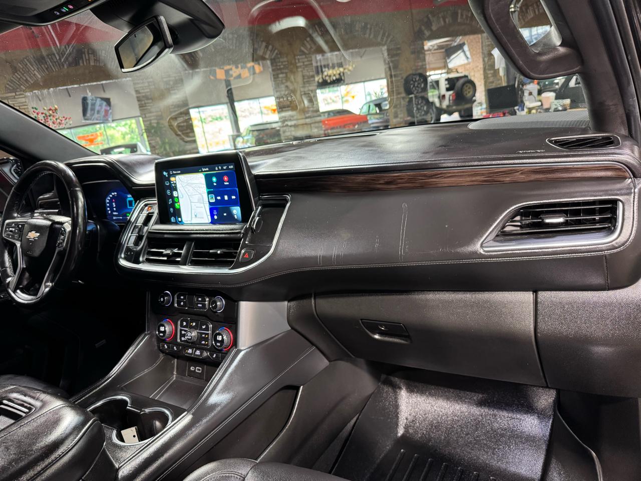 Chevrolet Suburban 2WD 4dr LT 2023