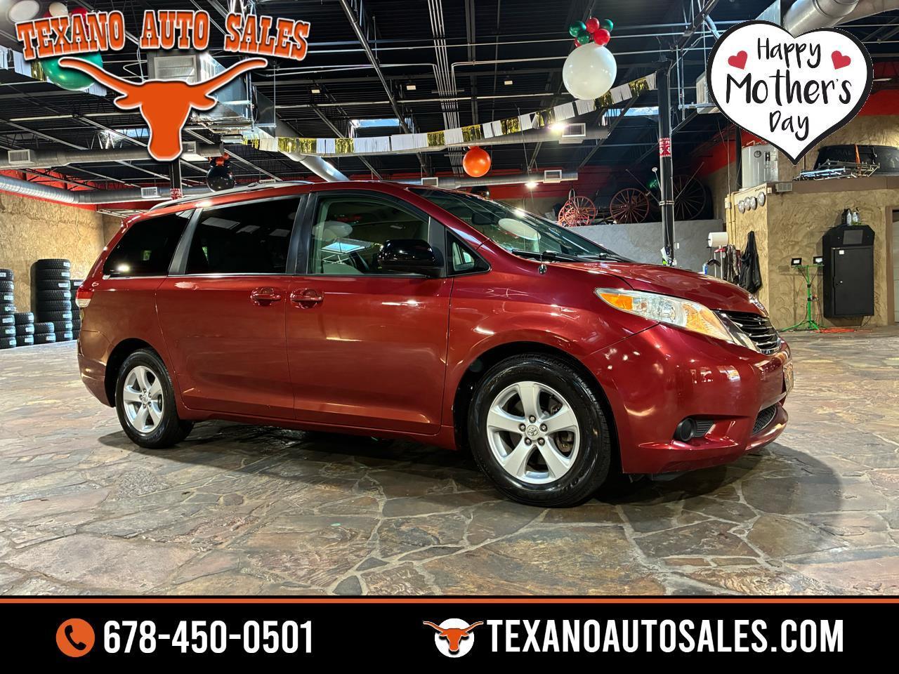 Toyota Sienna 5dr 7-Pass Van V6 LE FWD (Natl) 2011