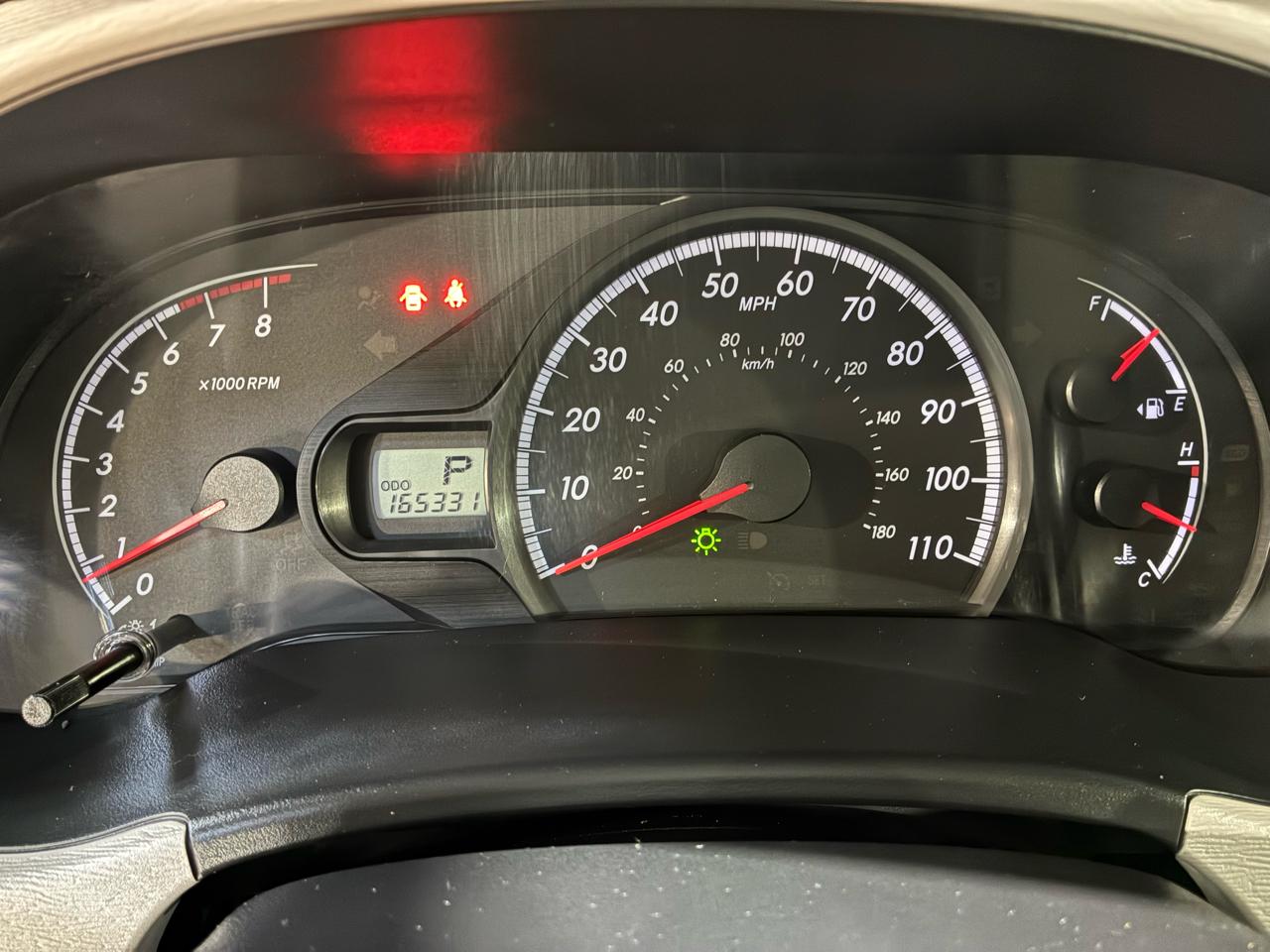 Toyota Sienna 5dr 7-Pass Van V6 LE FWD (Natl) 2011