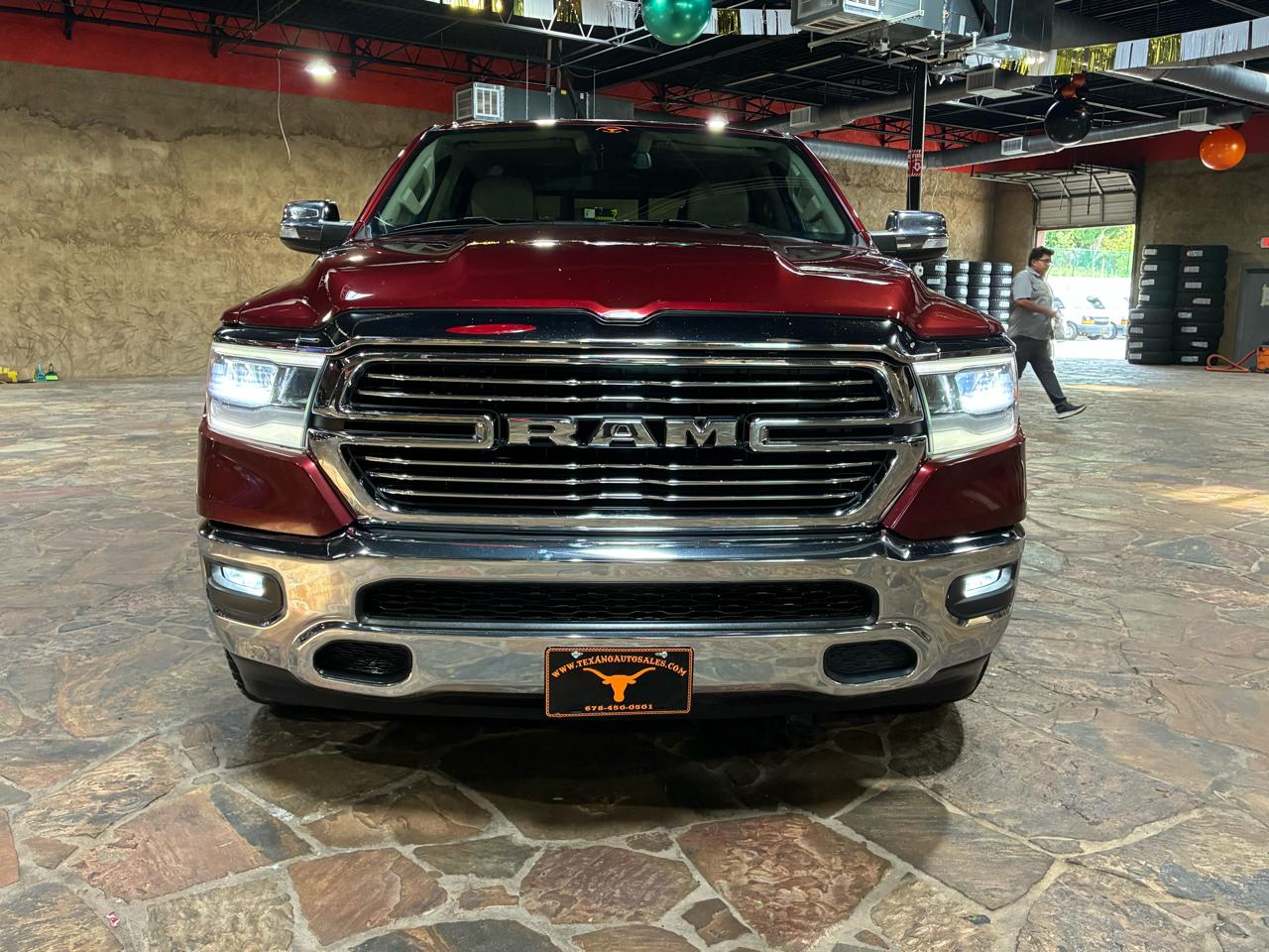 RAM 1500 Laramie 4x2 Crew Cab 5'7" Box 2019