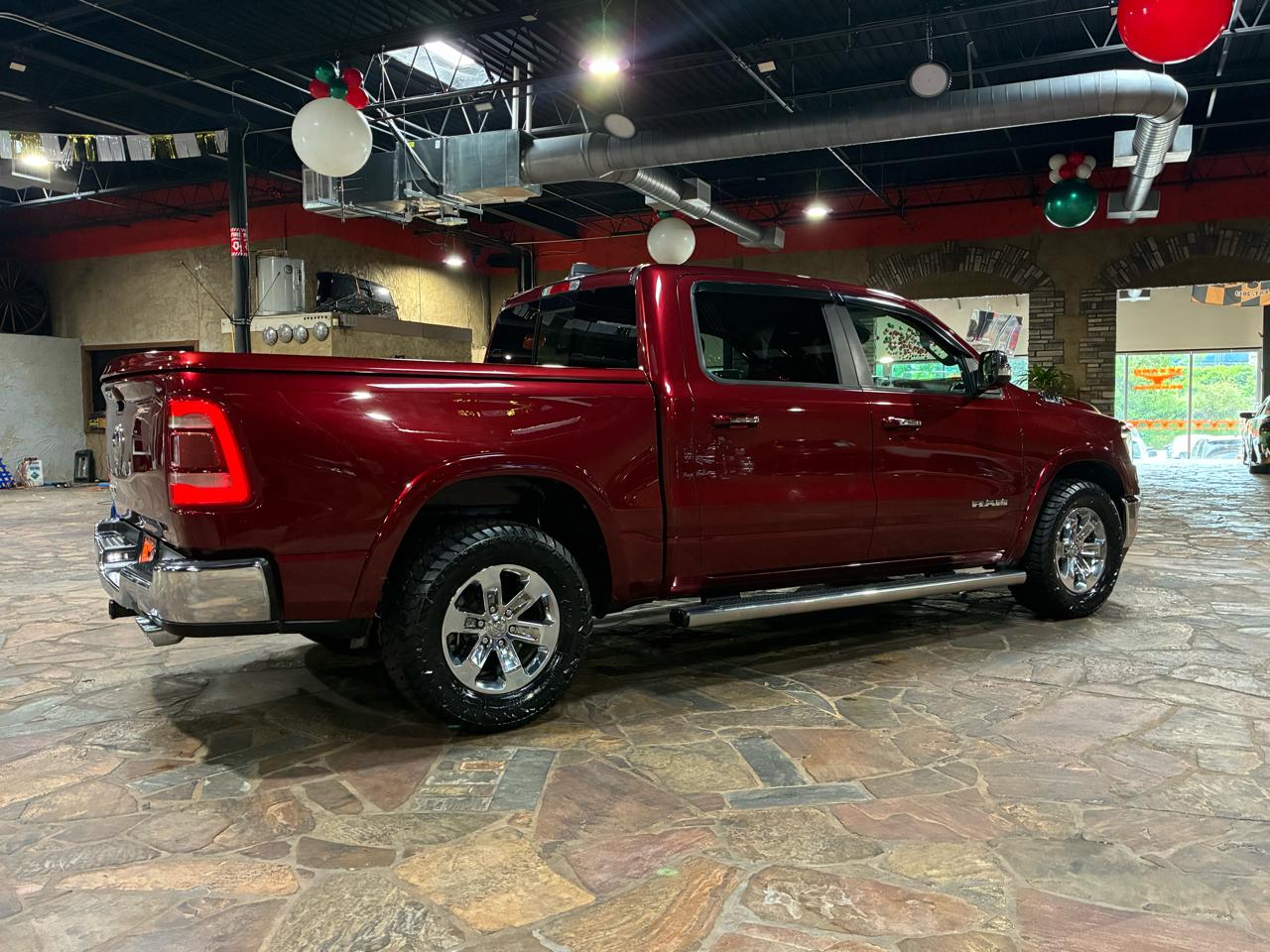 RAM 1500 Laramie 4x2 Crew Cab 5'7" Box 2019
