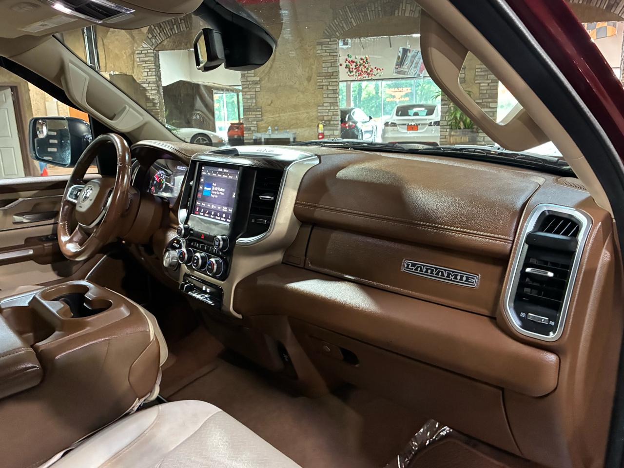 RAM 1500 Laramie 4x2 Crew Cab 5'7" Box 2019