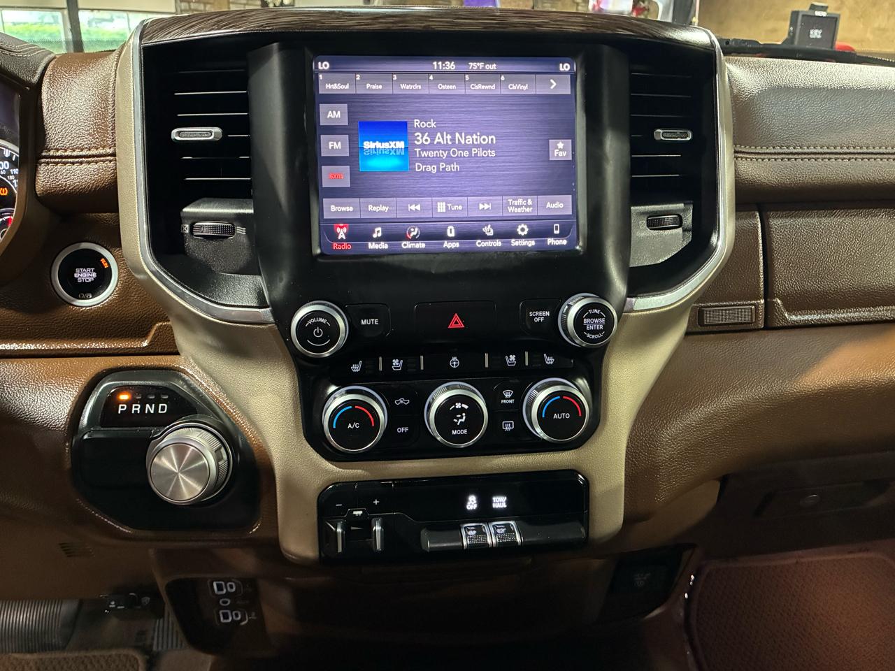 RAM 1500 Laramie 4x2 Crew Cab 5'7" Box 2019