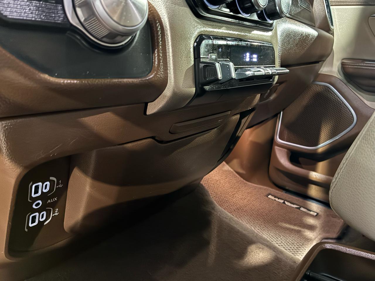 RAM 1500 Laramie 4x2 Crew Cab 5'7" Box 2019