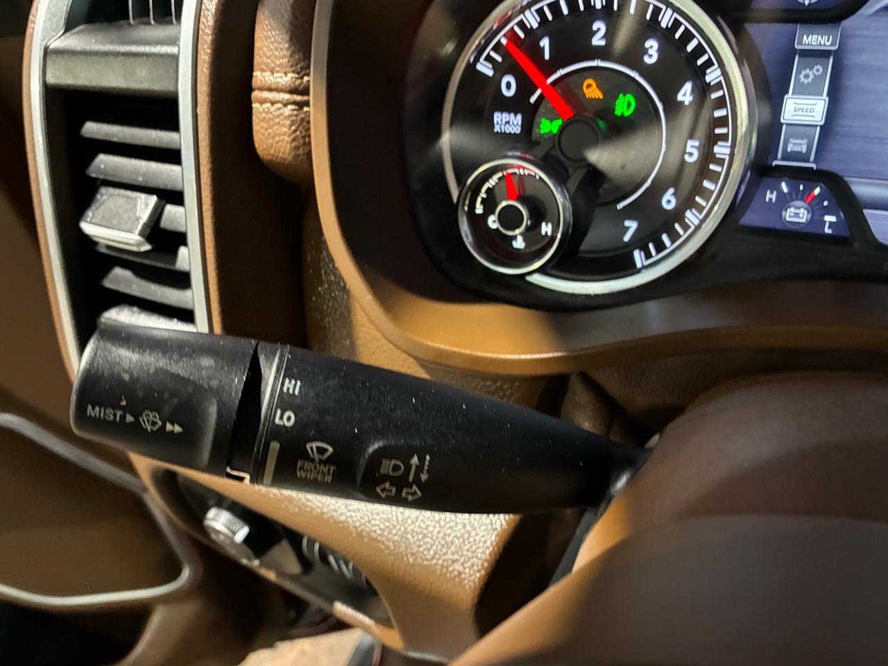 RAM 1500 Laramie 4x2 Crew Cab 5'7" Box 2019