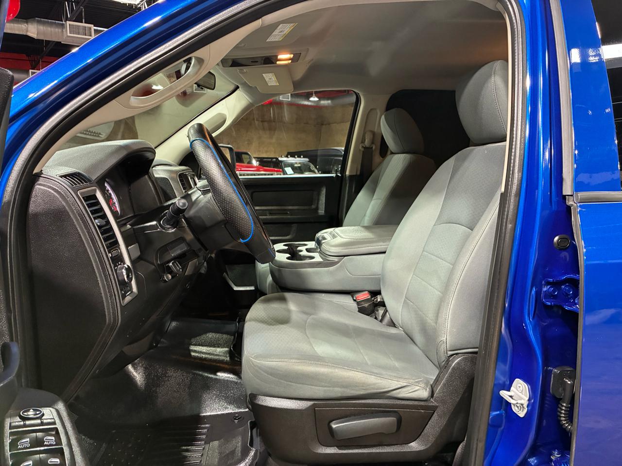 RAM 1500 Classic Express 4x2 Quad Cab 6'4" Box 2019