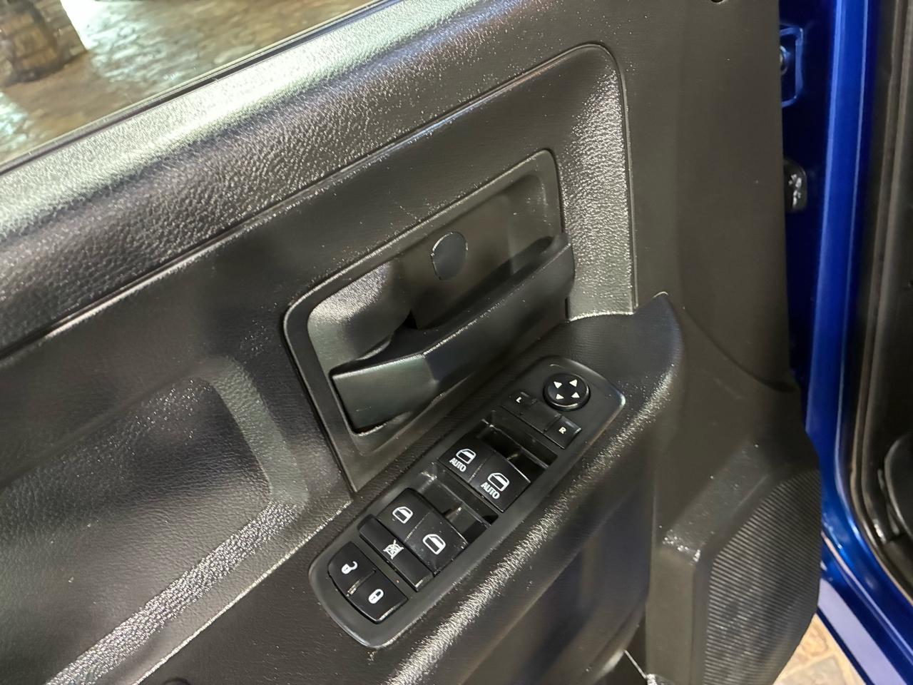 RAM 1500 Classic Express 4x2 Quad Cab 6'4" Box 2019
