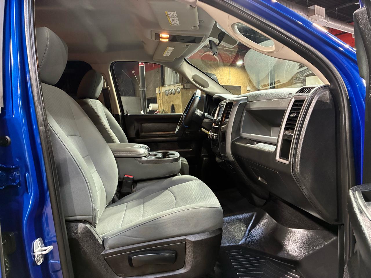 RAM 1500 Classic Express 4x2 Quad Cab 6'4" Box 2019
