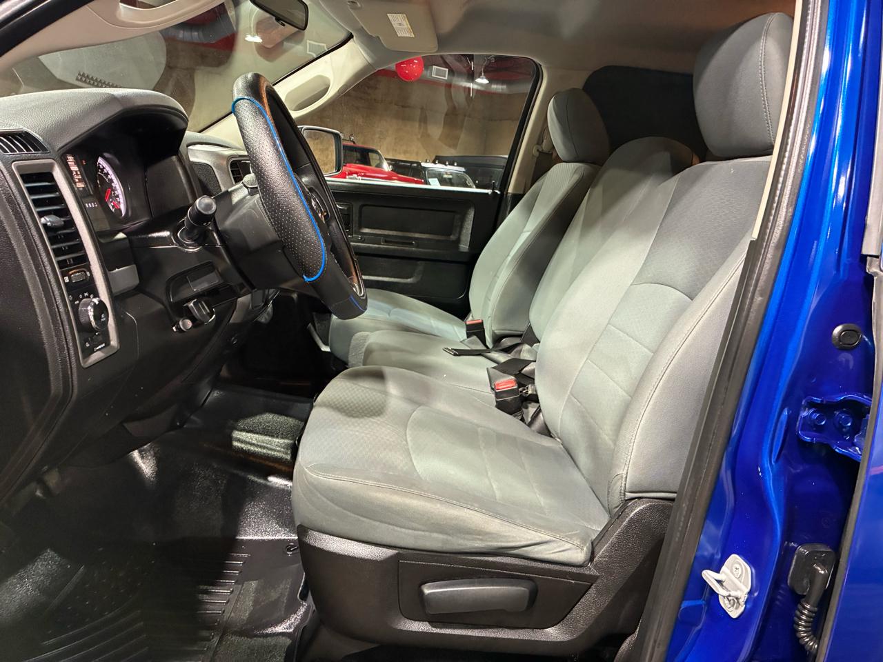 RAM 1500 Classic Express 4x2 Quad Cab 6'4" Box 2019