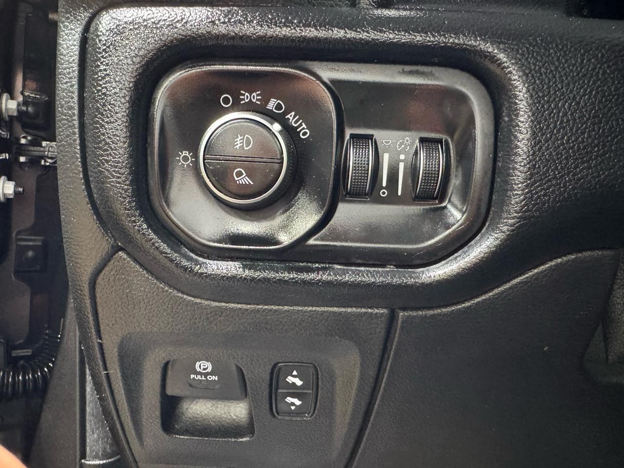 RAM 1500 Rebel 4x4 Crew Cab 5'7" Box 2019