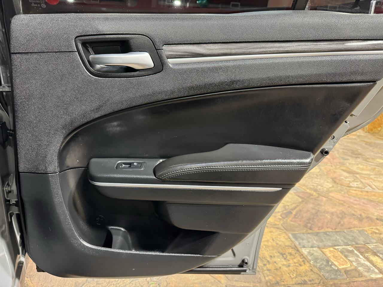 Chrysler 300 Touring RWD 2018