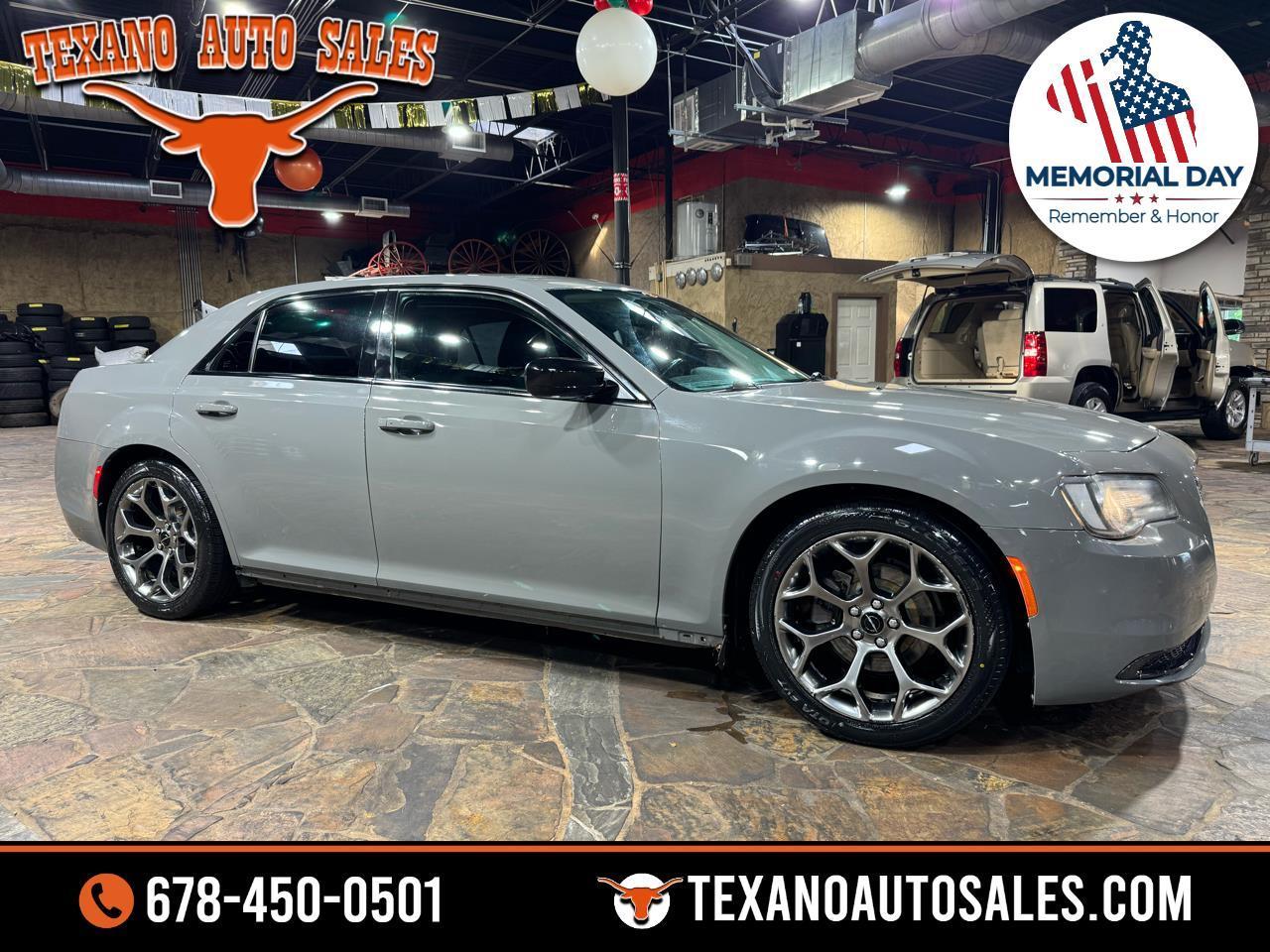 2018 Chrysler 300 Touring's photo