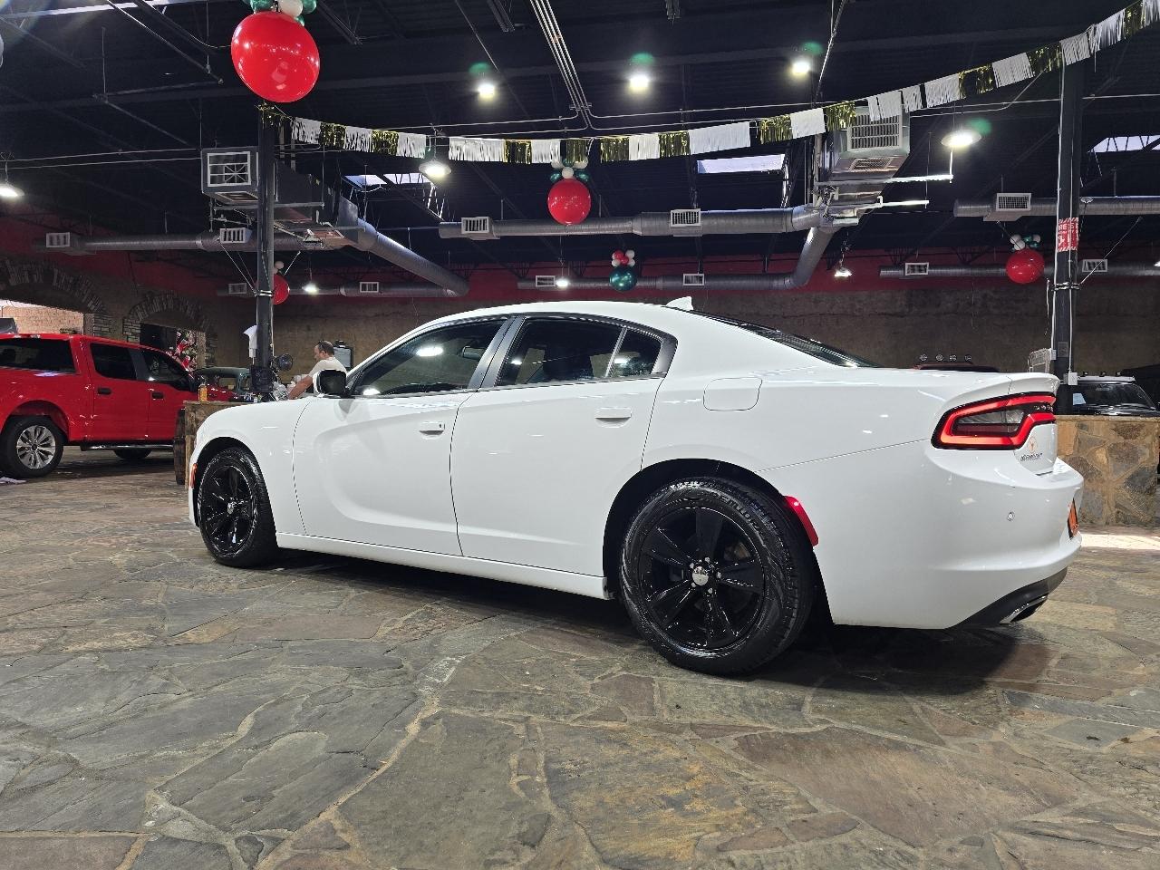 Dodge Charger SXT Plus RWD 2018