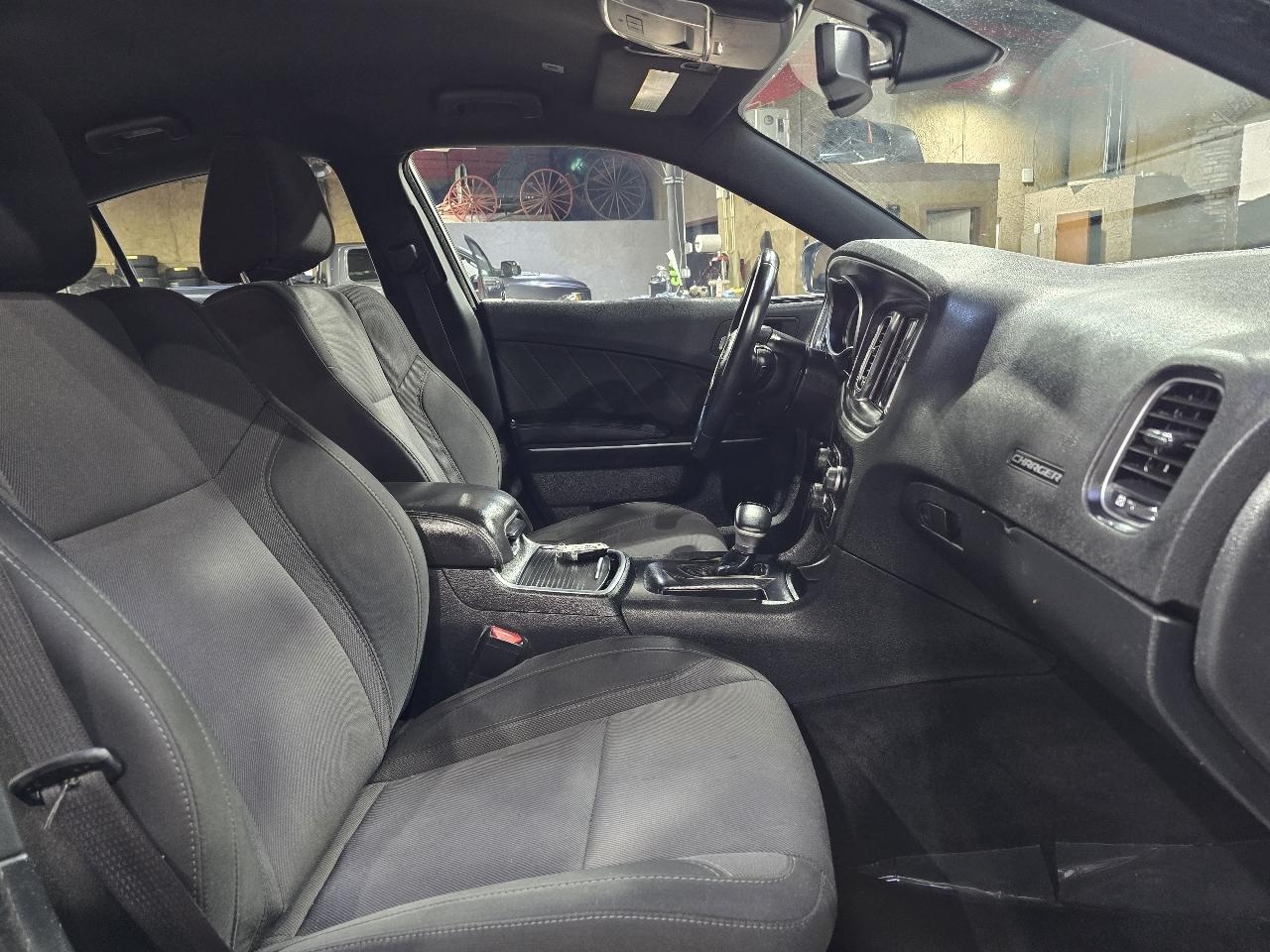 Dodge Charger SXT Plus RWD 2018