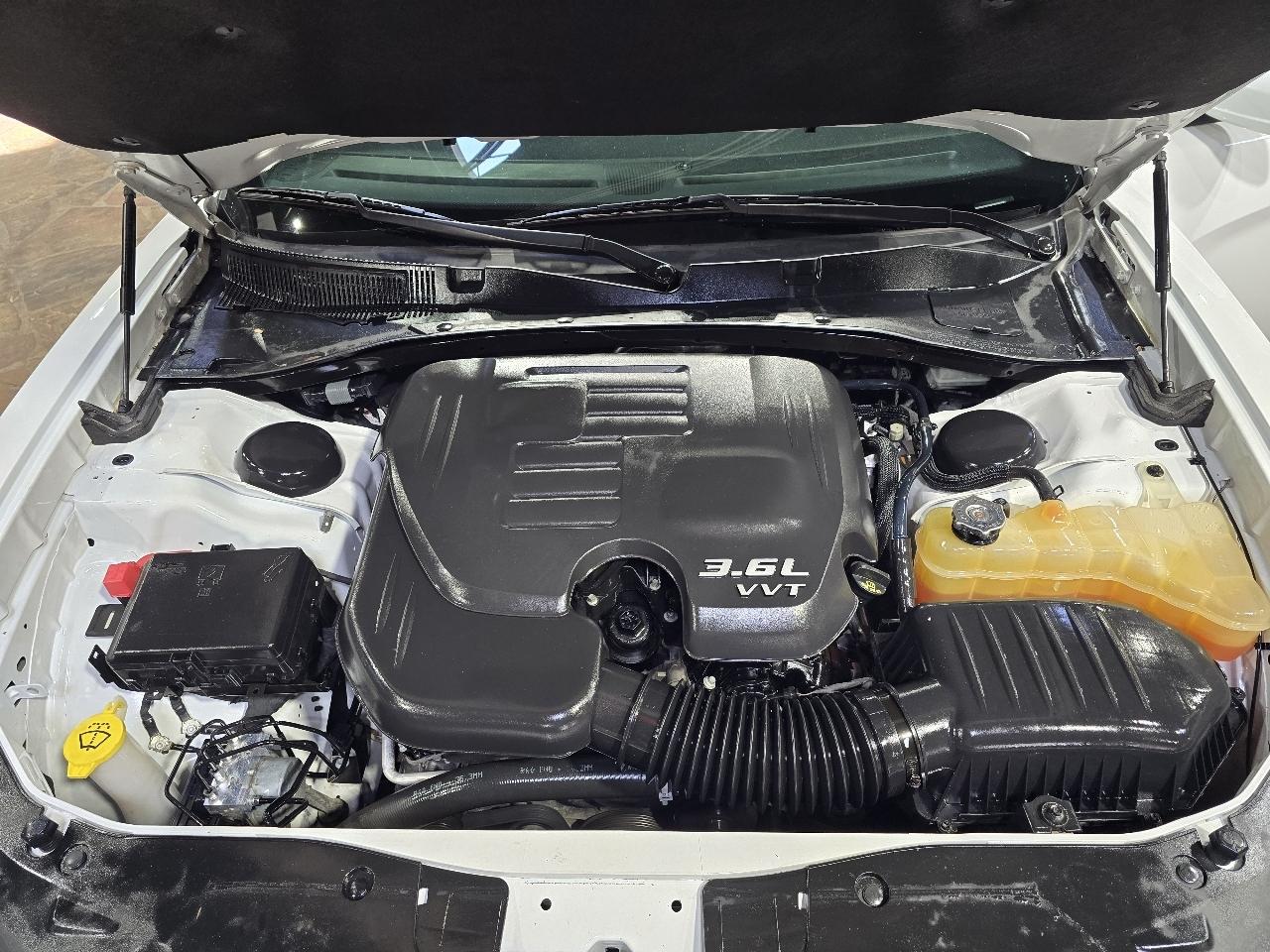 Dodge Charger SXT Plus RWD 2018