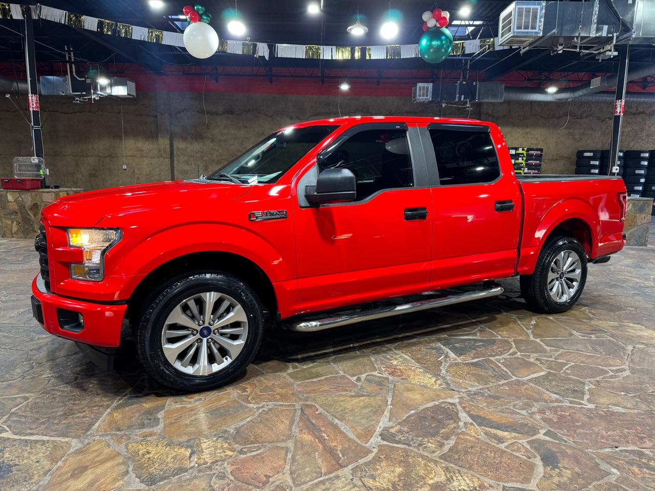 Ford F-150 2WD SuperCrew 145" XL 2017