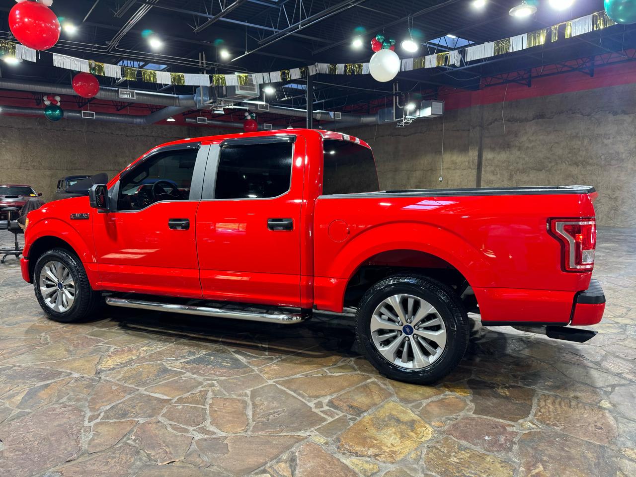 Ford F-150 2WD SuperCrew 145" XL 2017