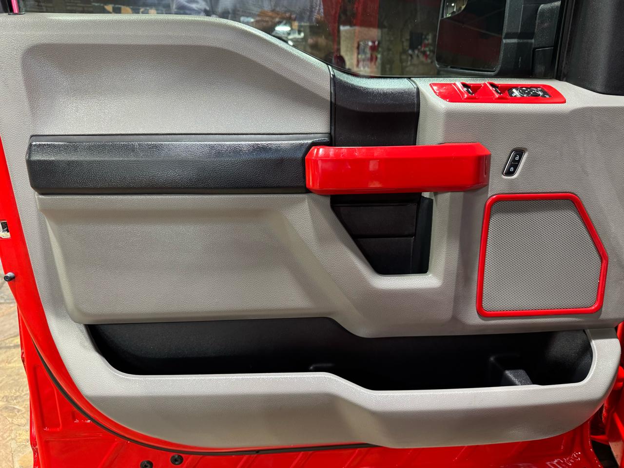 Ford F-150 2WD SuperCrew 145" XL 2017