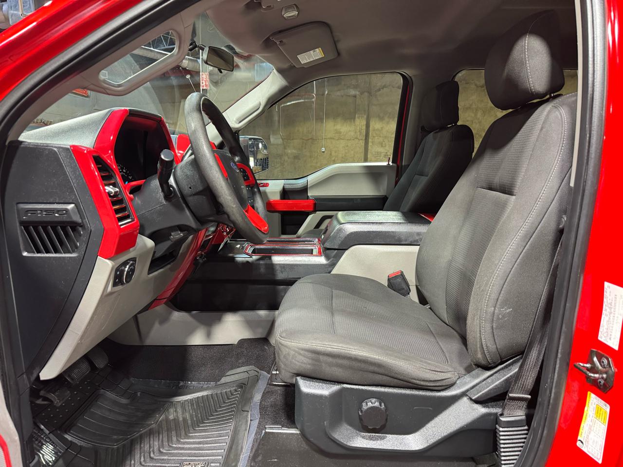 Ford F-150 2WD SuperCrew 145" XL 2017