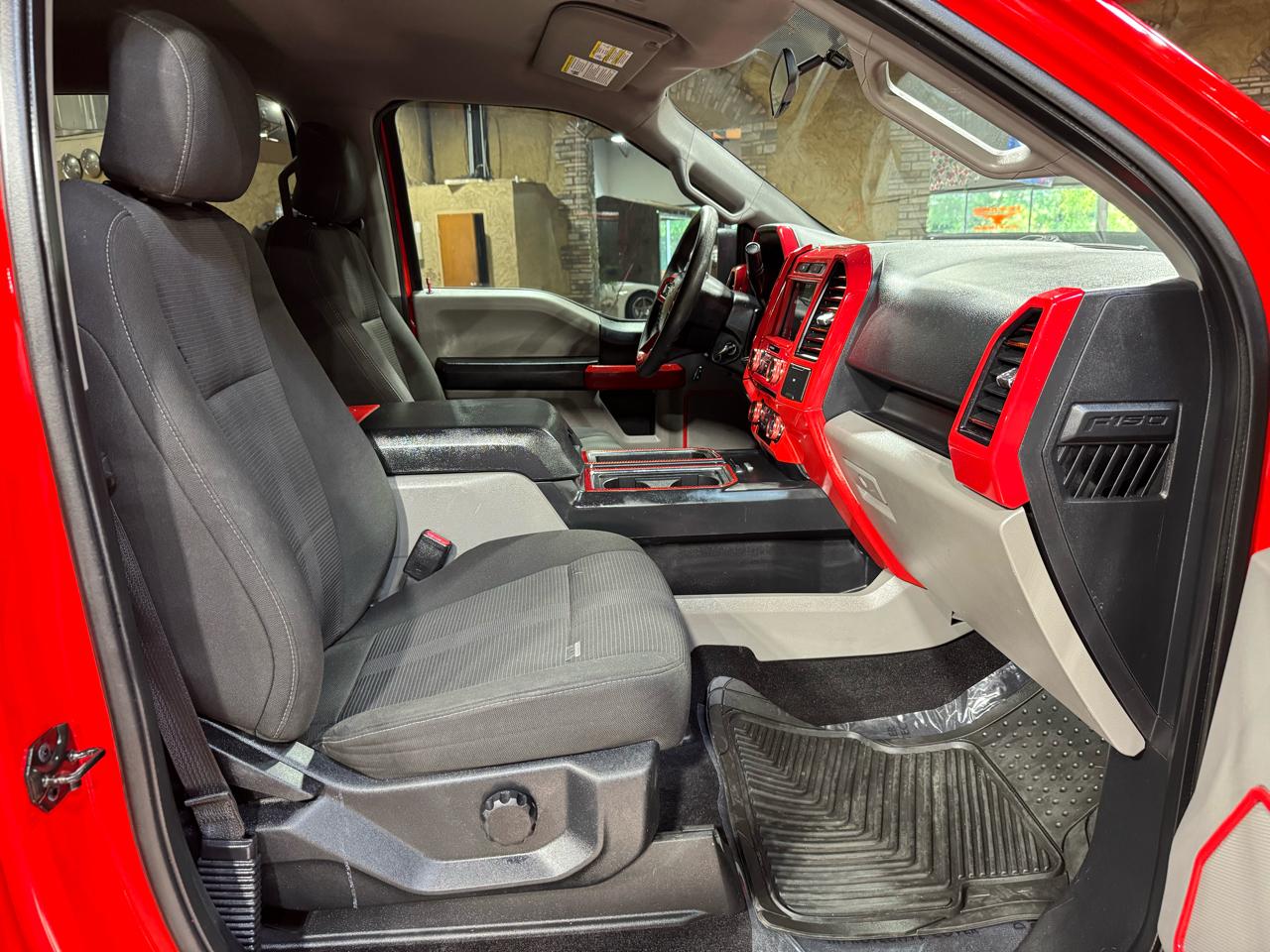 Ford F-150 2WD SuperCrew 145" XL 2017
