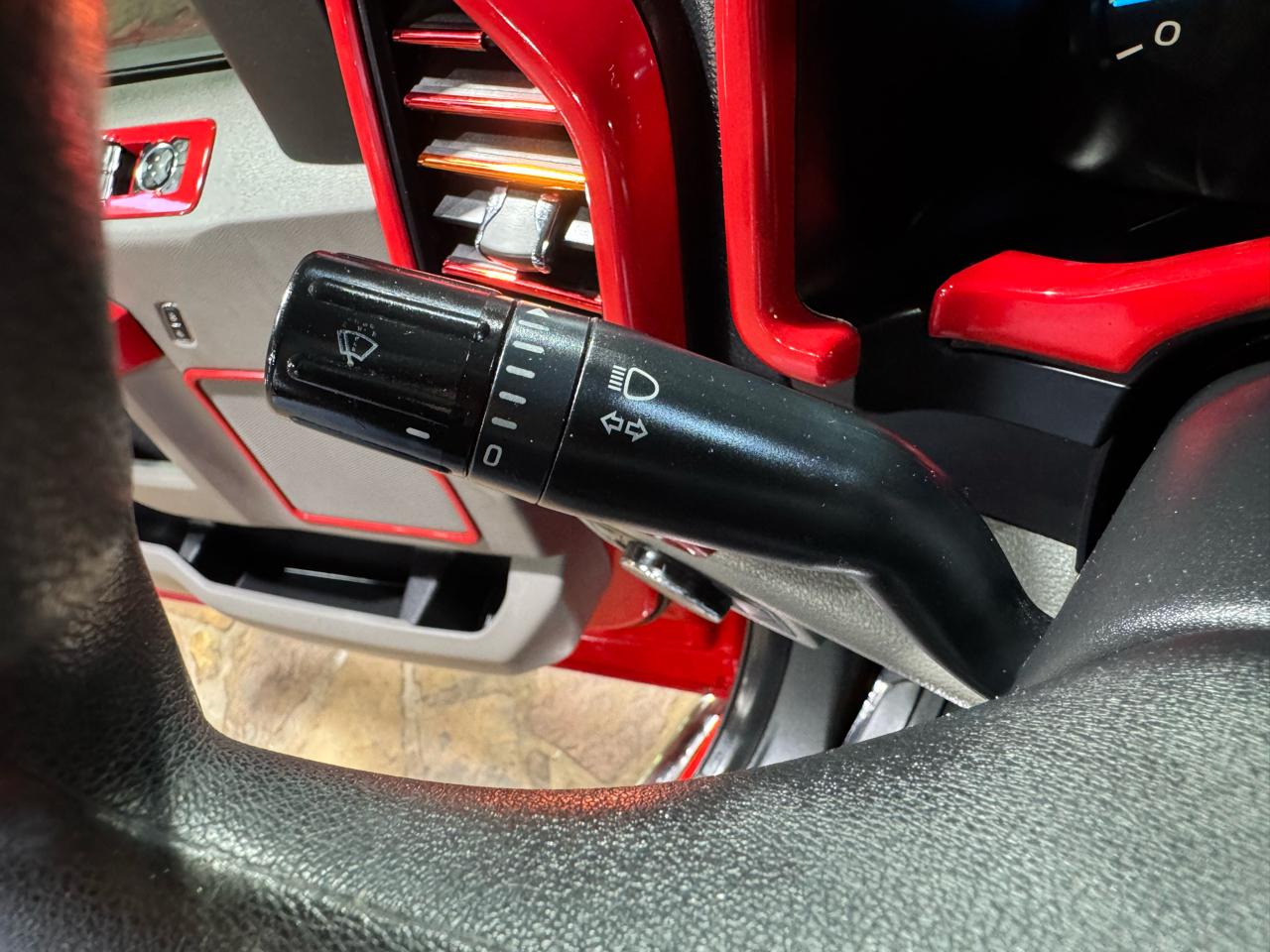 Ford F-150 2WD SuperCrew 145" XL 2017