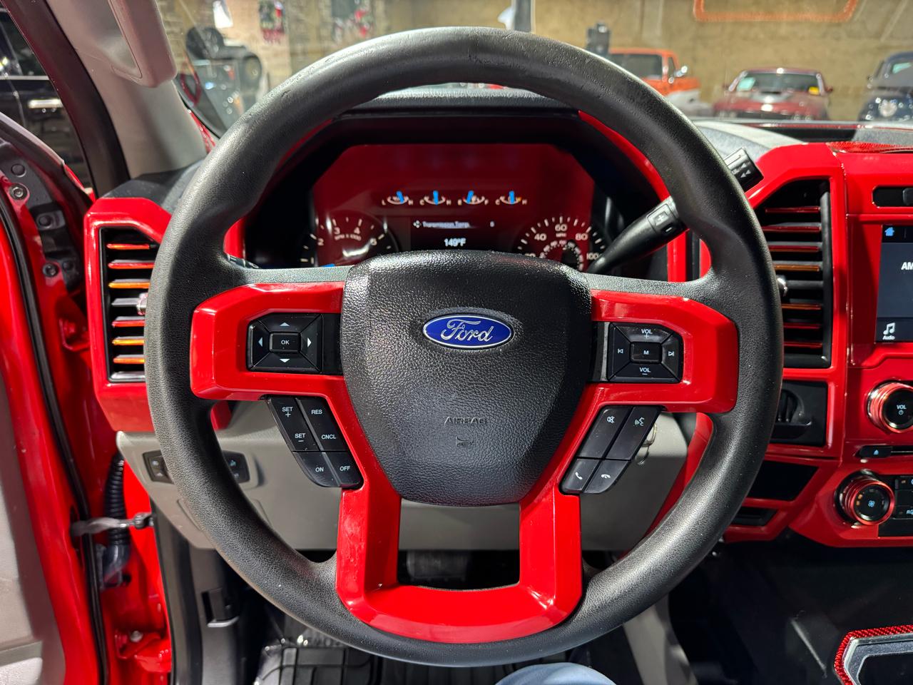 Ford F-150 2WD SuperCrew 145" XL 2017