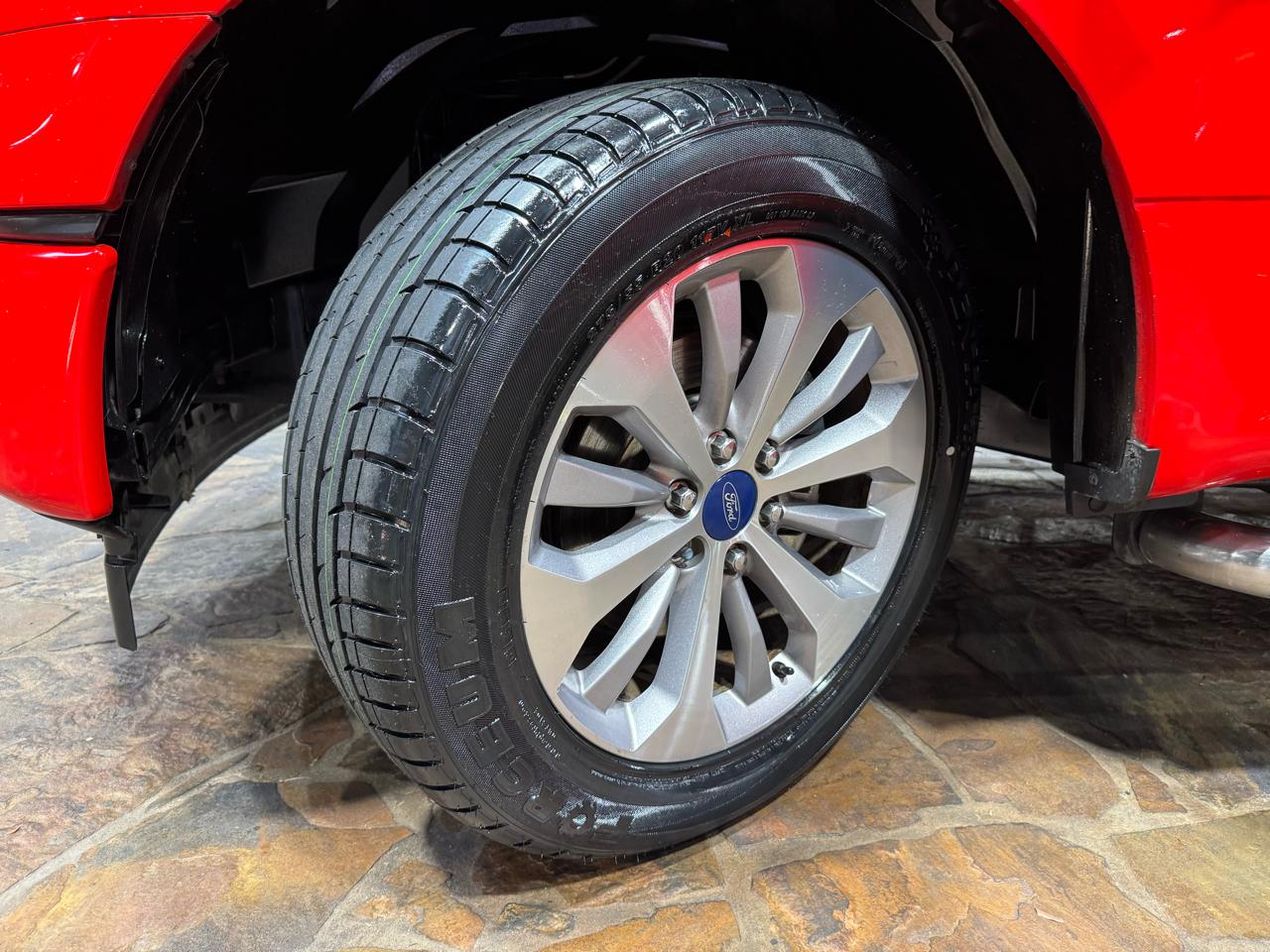 Ford F-150 2WD SuperCrew 145" XL 2017