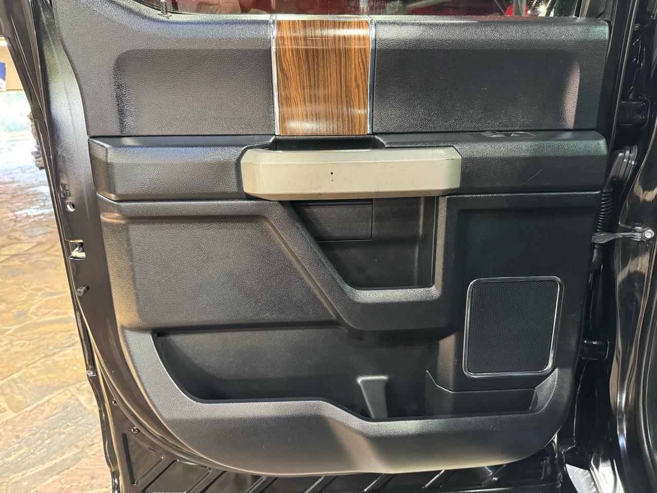 Ford F-150 Lariat 4WD SuperCrew 5.5' Box 2017