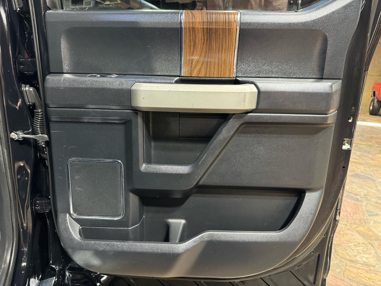 Ford F-150 Lariat 4WD SuperCrew 5.5' Box 2017