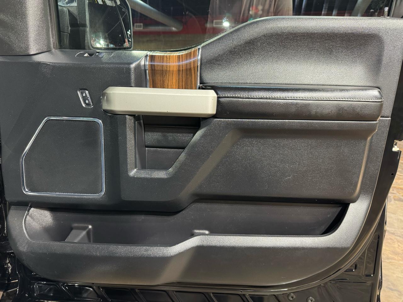 Ford F-150 Lariat 4WD SuperCrew 5.5' Box 2017