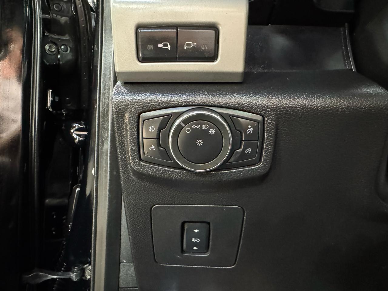 Ford F-150 Lariat 4WD SuperCrew 5.5' Box 2017