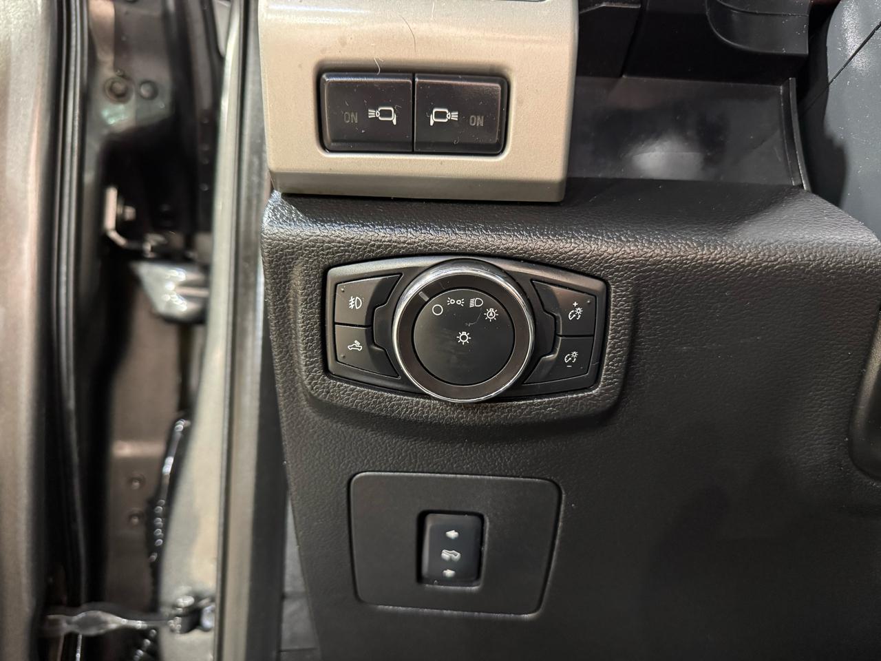 Ford F-150 Lariat 4WD SuperCrew 5.5' Box 2017