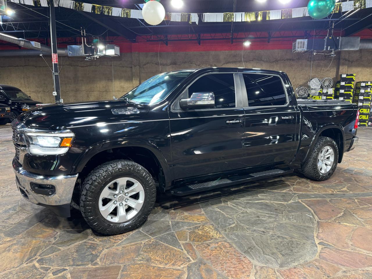 RAM 1500 Laramie 4x4 Crew Cab 5'7" Box 2019