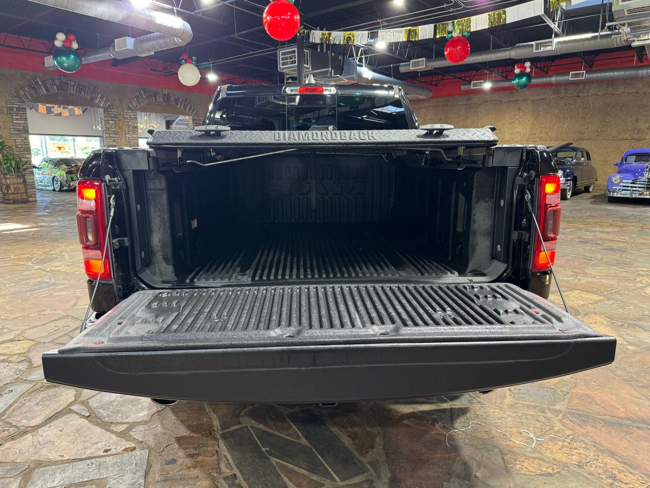 RAM 1500 Laramie 4x4 Crew Cab 5'7" Box 2019