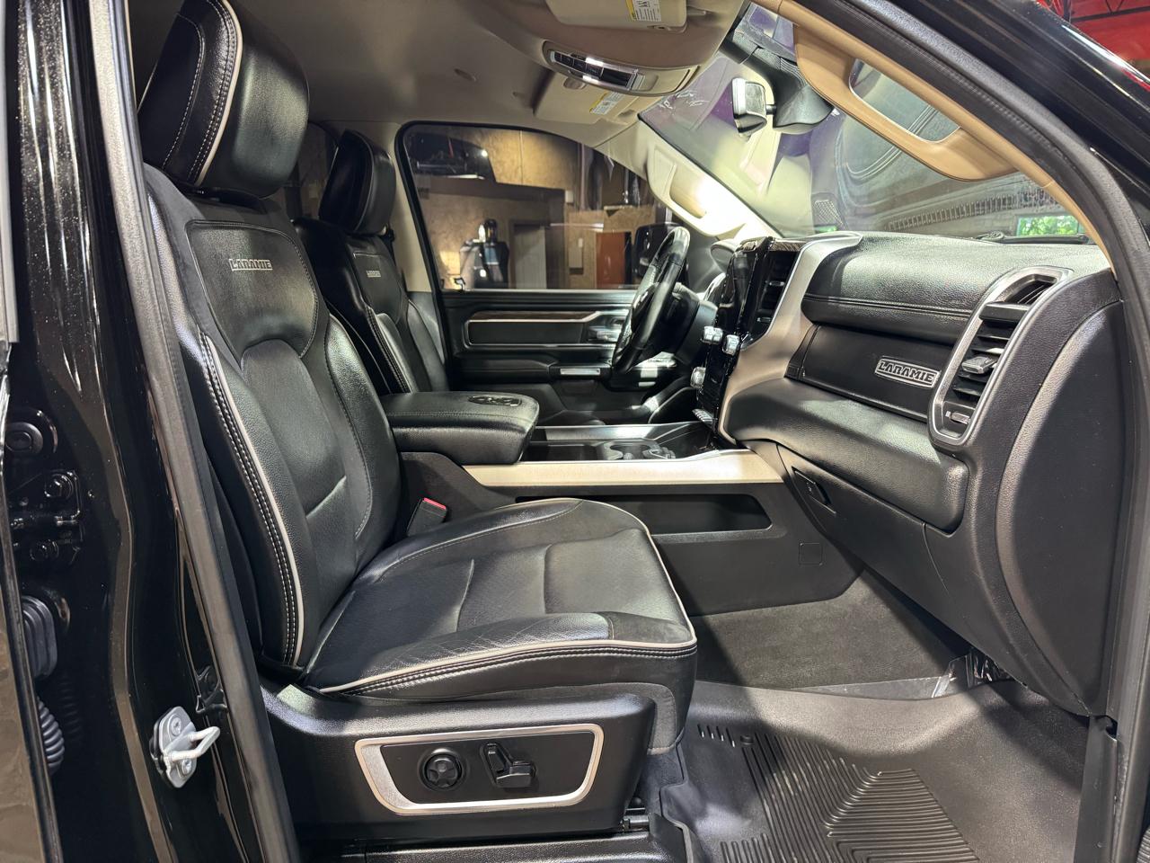 RAM 1500 Laramie 4x4 Crew Cab 5'7" Box 2019
