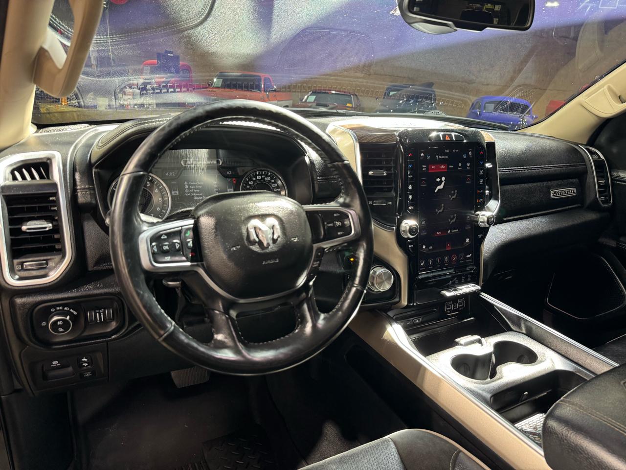 RAM 1500 Laramie 4x4 Crew Cab 5'7" Box 2019