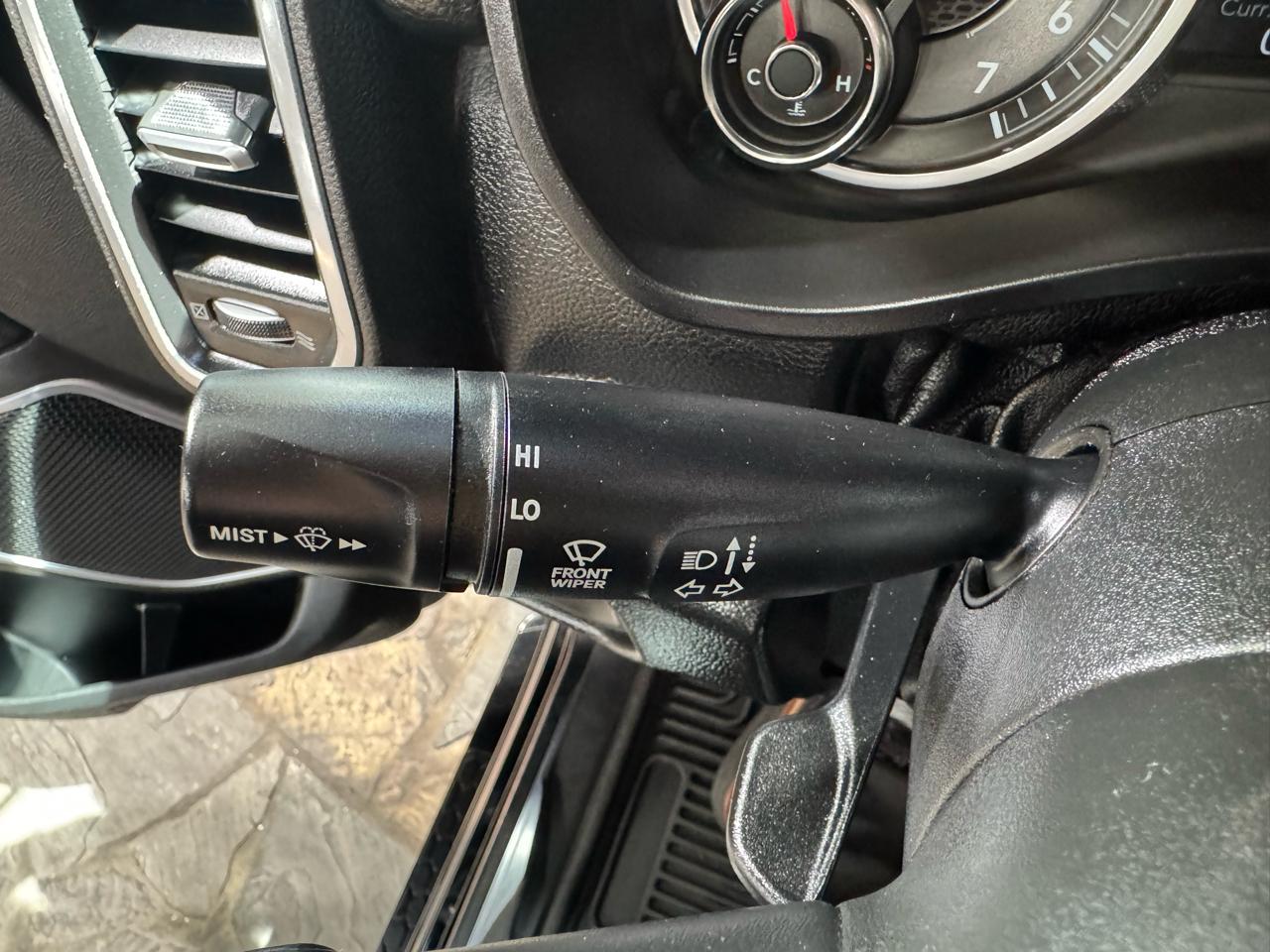 RAM 1500 Laramie 4x4 Crew Cab 5'7" Box 2019