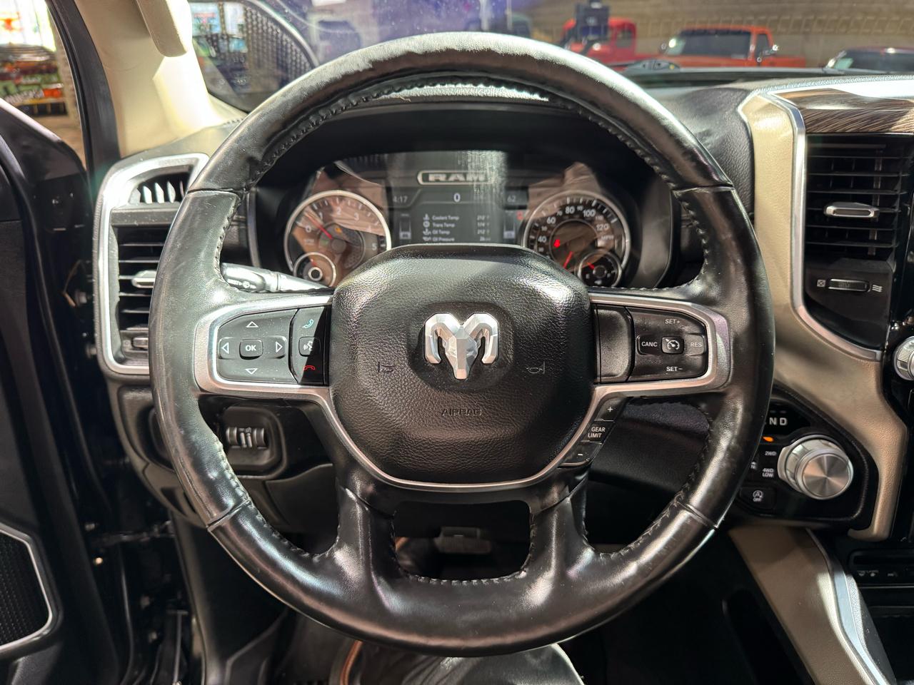 RAM 1500 Laramie 4x4 Crew Cab 5'7" Box 2019